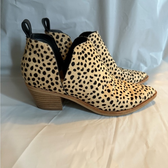 Dolce Vinta Women's Size 6.5 Calf Hair Animal Print Dot Ankle Booties Block Heel - Picture 1 of 12